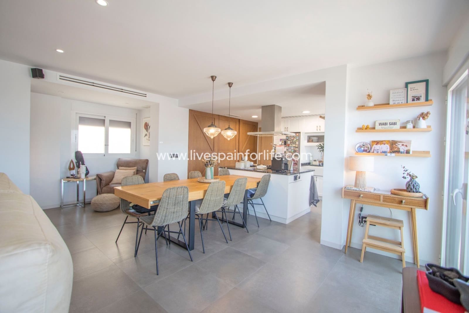 4 bedroom Apartment for sale in Albatera with garage - € 360,000 (Ref: 9713405)