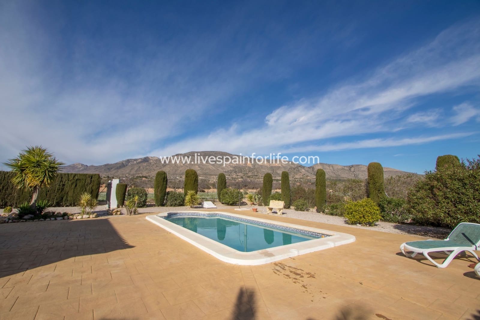 2 bedroom Finca/Country House for sale in Alicante / Alacant city with pool garage - € 339,995 (Ref: 9713407)