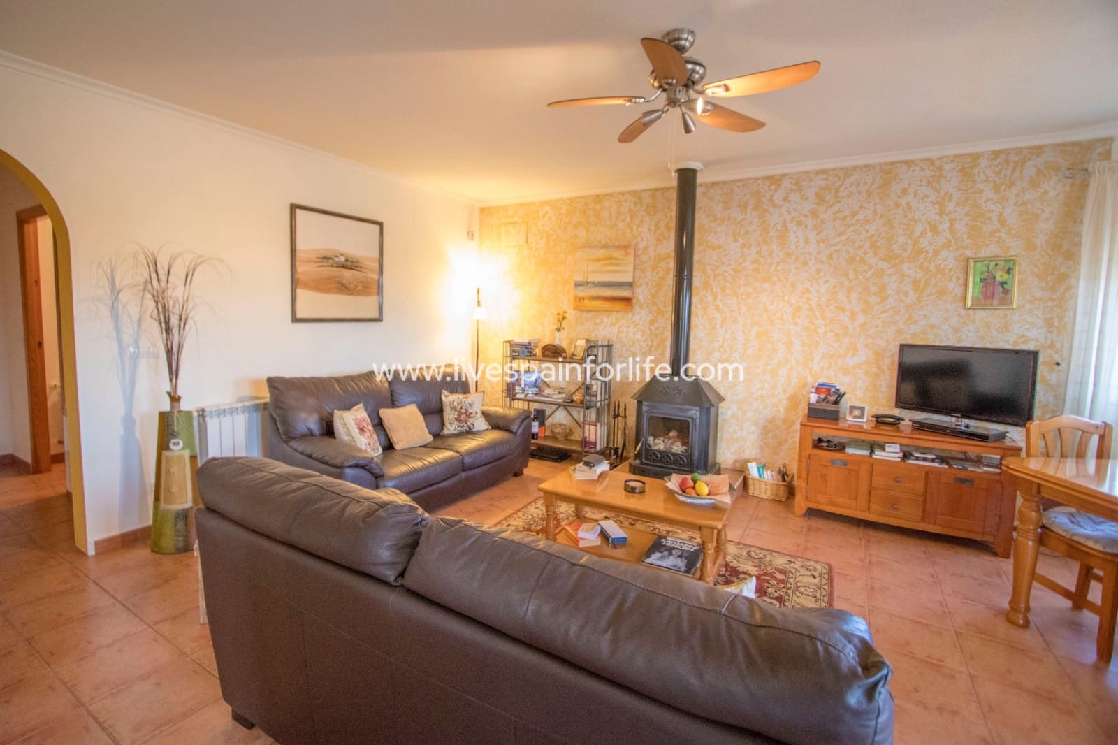 2 bedroom Finca/Country House for sale in Alicante / Alacant city with pool garage - € 339,995 (Ref: 9713407)