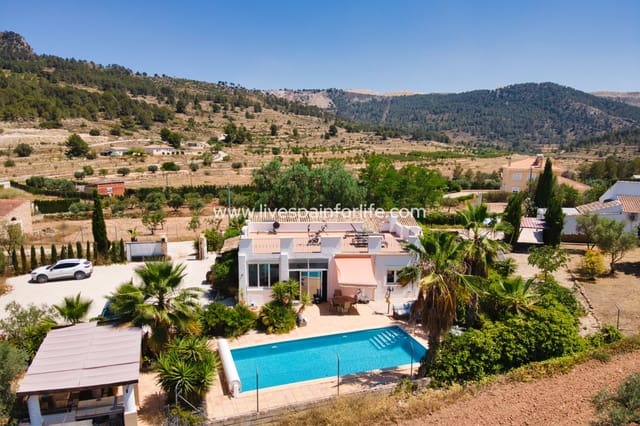 5 bedroom Finca/Country House for sale in Pinoso with pool - € 395,000 (Ref: 9713409)