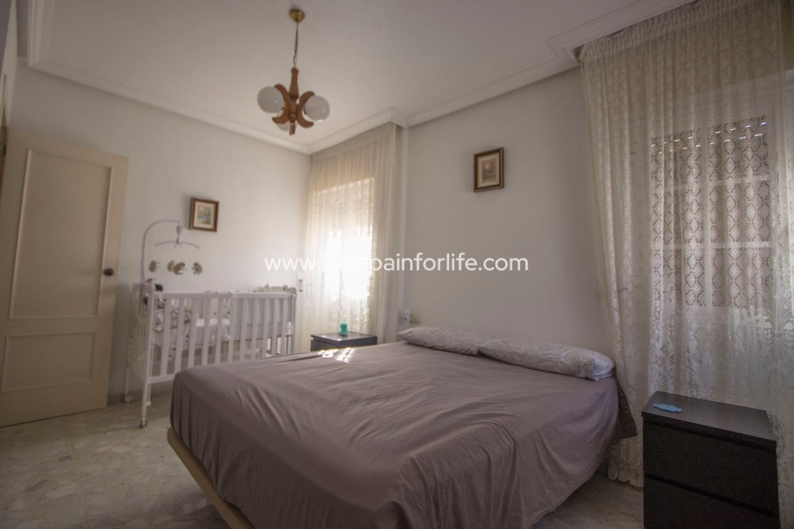 5 soveværelse Byhus til salg i Redovan med garage - € 240.000 (Ref: 9713696)