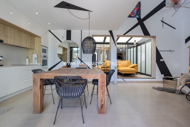 3 quarto Casa em Banda para venda em Benijófar com piscina - 439 000 € (Ref: 9713771)