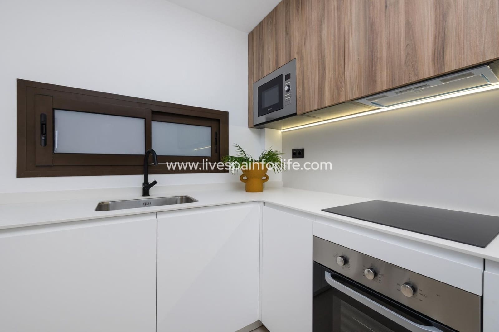 2 bedroom Apartment for sale in Los Alcazares with pool garage - € 320,000 (Ref: 9715321)