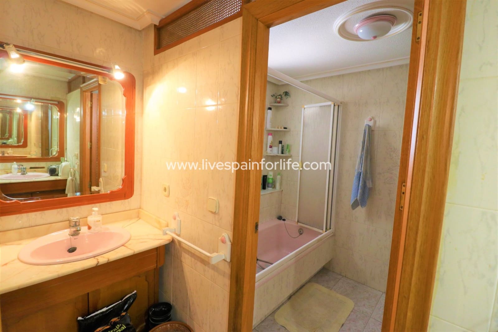 5 bedroom Townhouse for sale in Albatera with garage - € 440,000 (Ref: 9715556)