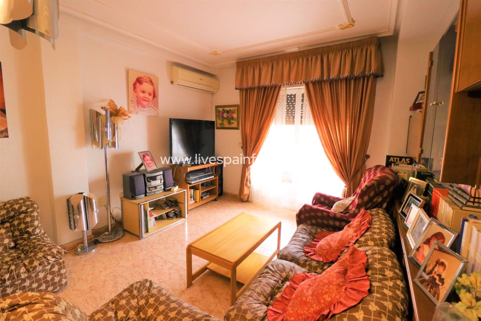 5 bedroom Townhouse for sale in Albatera with garage - € 440,000 (Ref: 9715556)