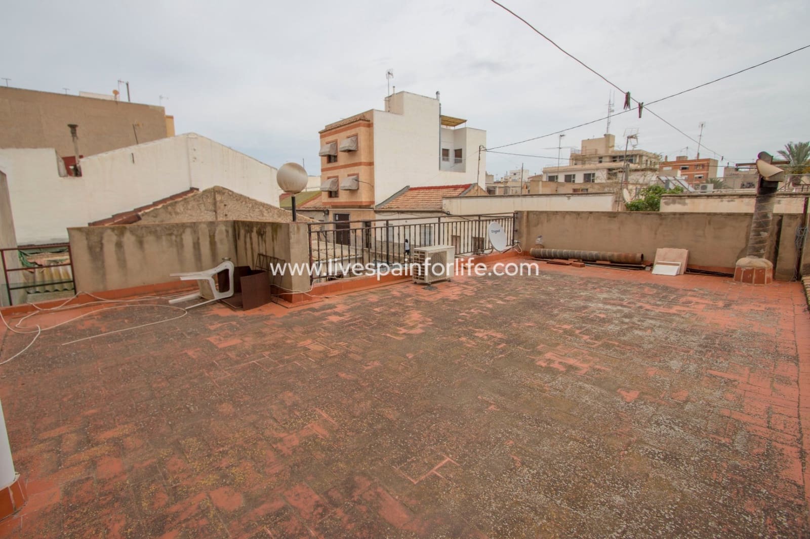 Casa de 3 habitaciones en Albatera en venta con garaje - 199.999 € (Ref: 9715567)