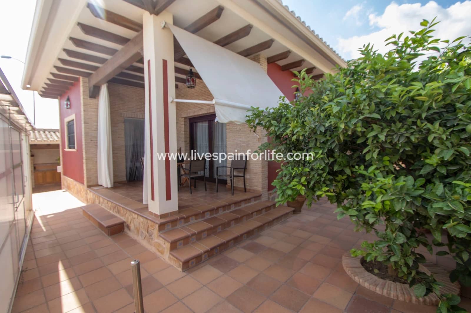 3 bedroom Townhouse for sale in Albatera with pool - € 430,000 (Ref: 9715572)