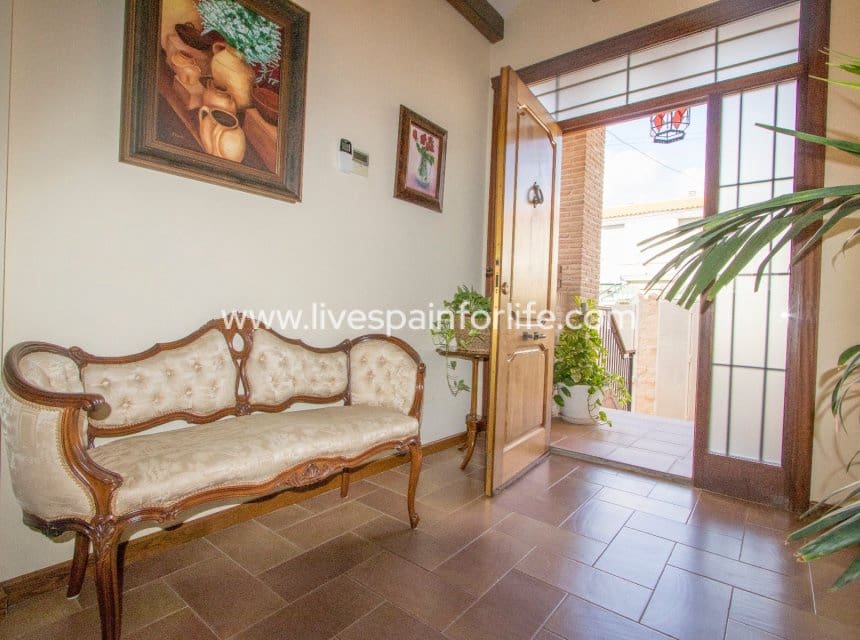 3 bedroom Townhouse for sale in Albatera with pool - € 430,000 (Ref: 9715572)