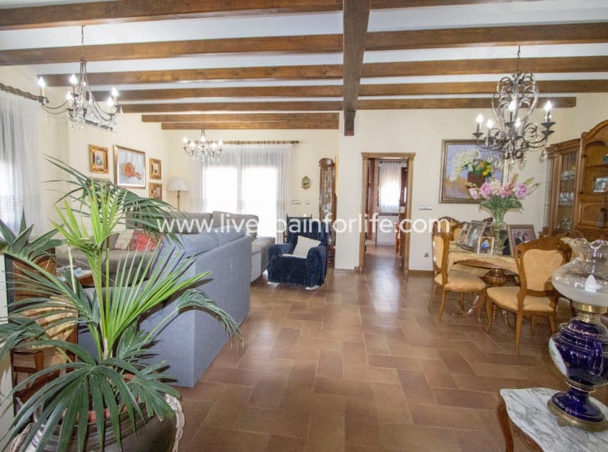 3 bedroom Townhouse for sale in Albatera with pool - € 430,000 (Ref: 9715572)