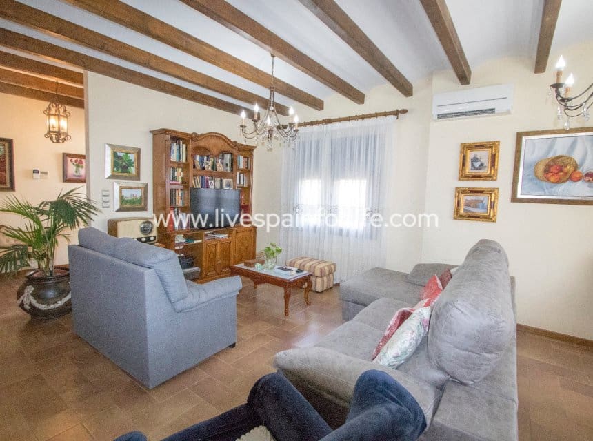 3 bedroom Townhouse for sale in Albatera with pool - € 430,000 (Ref: 9715572)