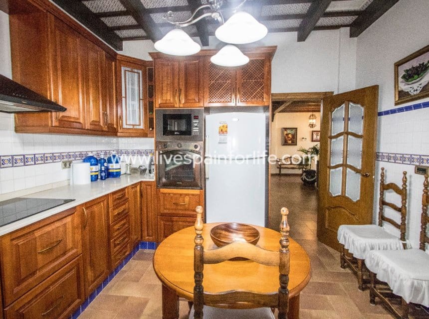 3 bedroom Townhouse for sale in Albatera with pool - € 430,000 (Ref: 9715572)