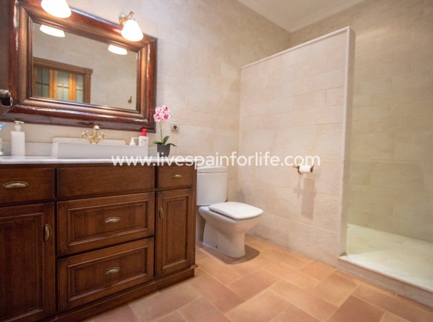 3 bedroom Townhouse for sale in Albatera with pool - € 430,000 (Ref: 9715572)