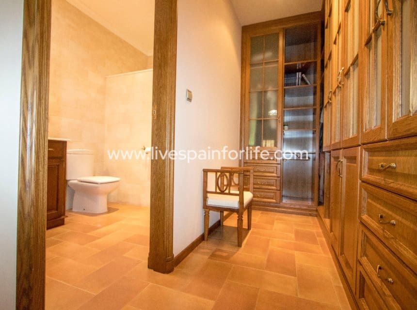 3 bedroom Townhouse for sale in Albatera with pool - € 430,000 (Ref: 9715572)