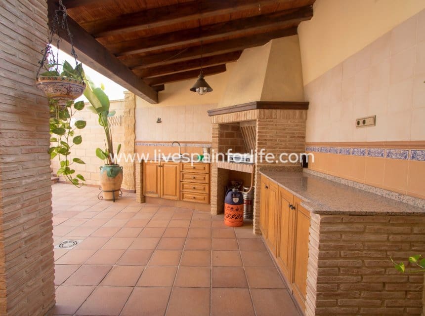 3 bedroom Townhouse for sale in Albatera with pool - € 430,000 (Ref: 9715572)