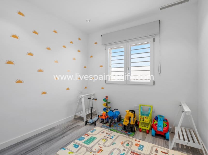 4 sypialnia Willa na sprzedaż w Algorfa z basenem garażem - 950 000 € (Ref: 9715582)