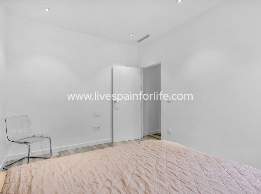 4 sypialnia Willa na sprzedaż w Algorfa z basenem garażem - 950 000 € (Ref: 9715582)
