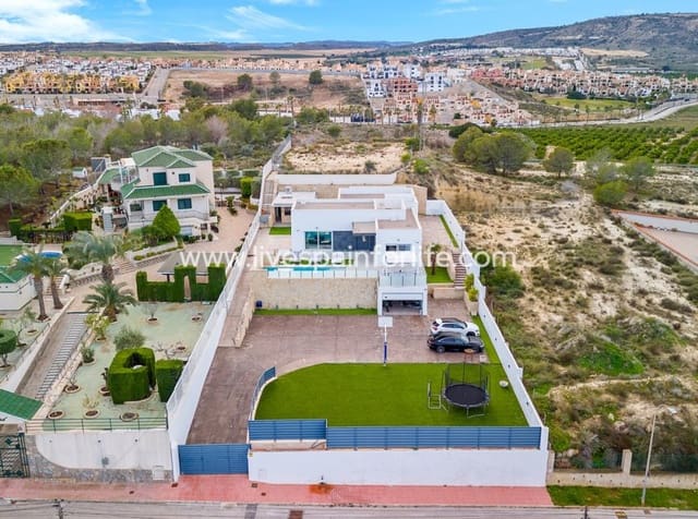 4 sypialnia Willa na sprzedaż w Algorfa z basenem garażem - 950 000 € (Ref: 9715582)