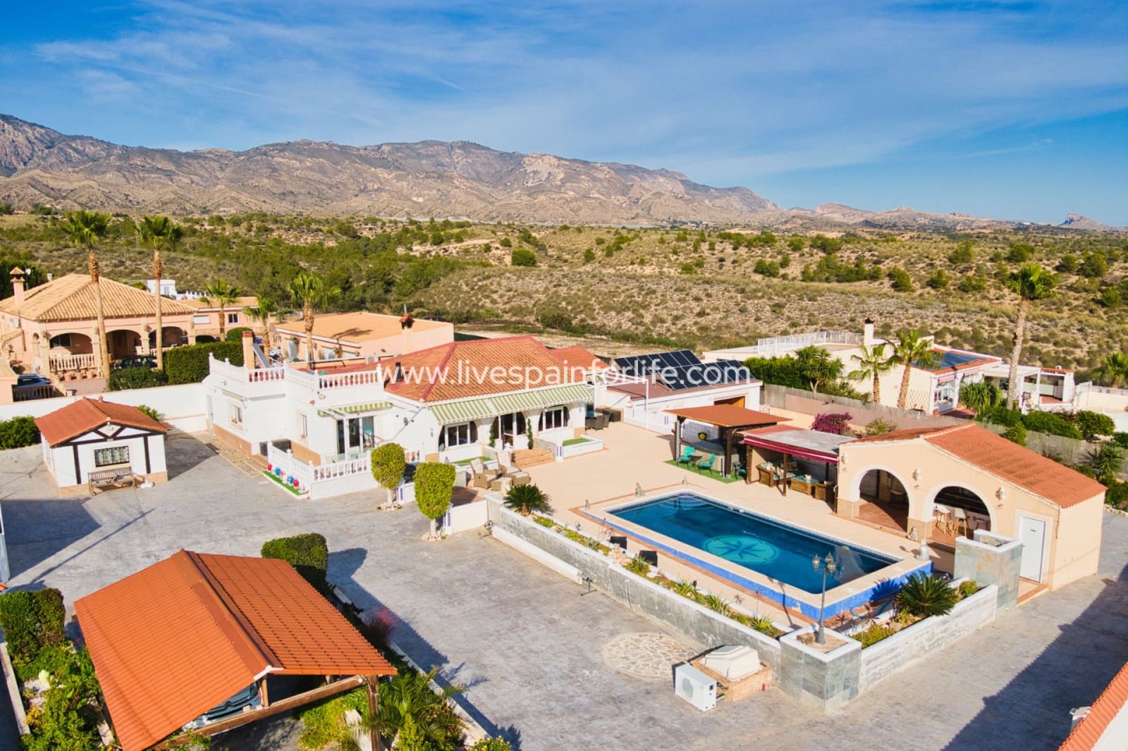 3 soverom Finca/Herregård til salgs i Alicante by med svømmebasseng garasje - € 399 999 (Ref: 9720420)