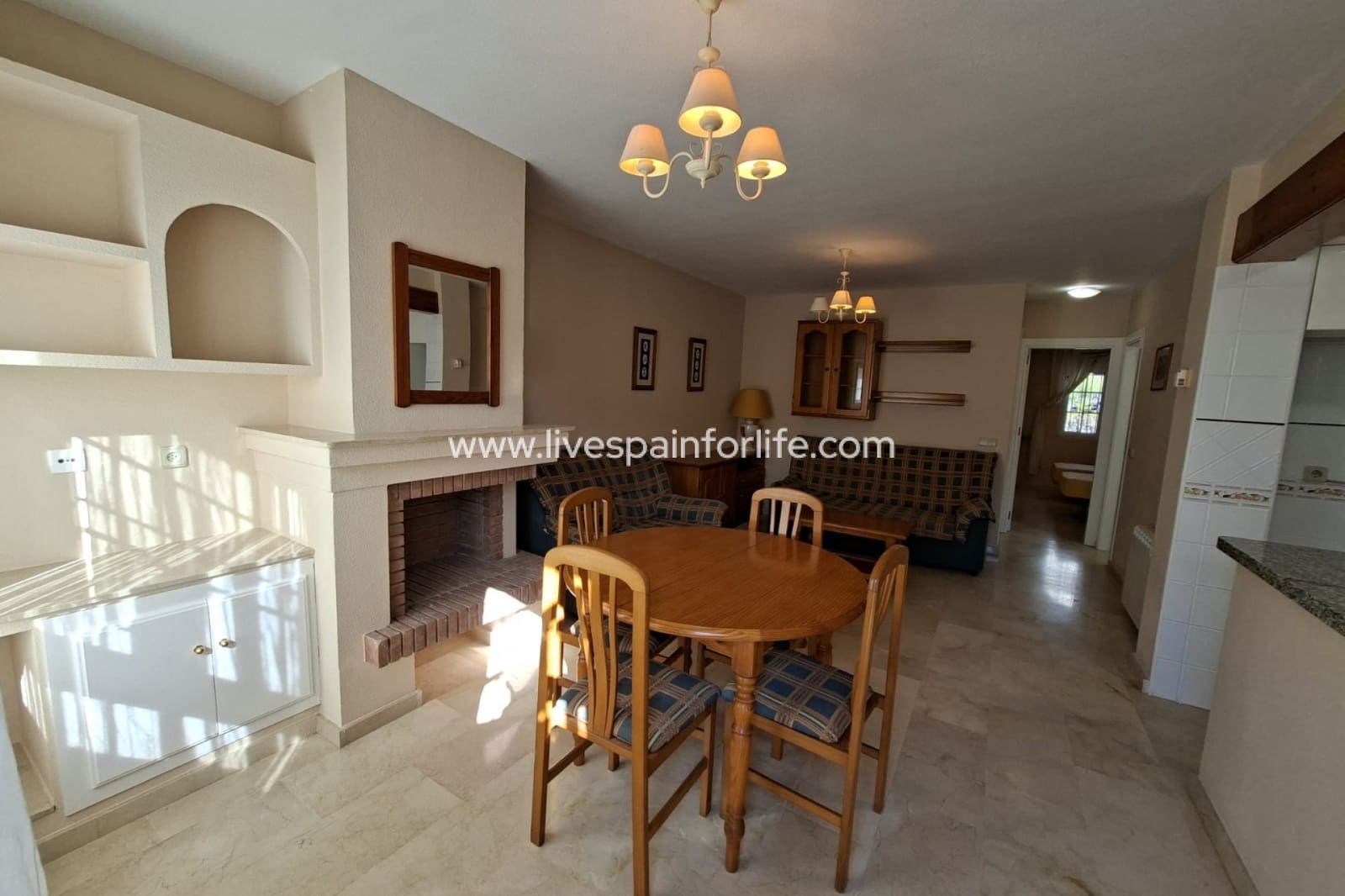 2 bedroom Bungalow for sale in Alicante / Alacant city with pool - € 229,000 (Ref: 9720540)