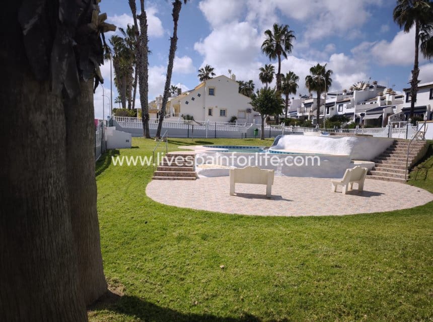2 Zimmer Bungalow zu verkaufen in Alicante / Alacant Stadt mit Pool - 229.000 € (Ref: 9720540)