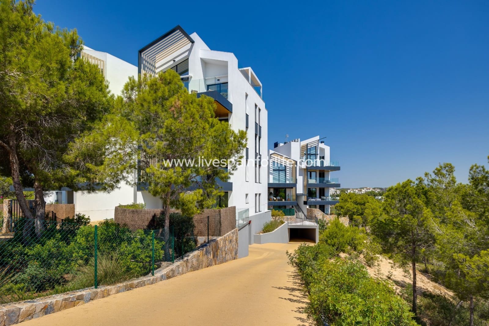 2 makuuhuone Huoneisto myytävänä paikassa Las Colinas Golf mukana uima-altaan - 449 000 € (Ref: 9730423)