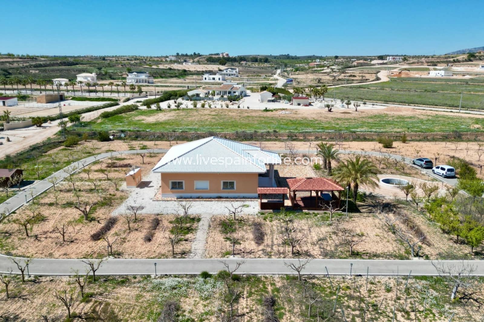 Chalet de 4 habitaciones en Pinoso en venta - 650.006 € (Ref: 9730438)