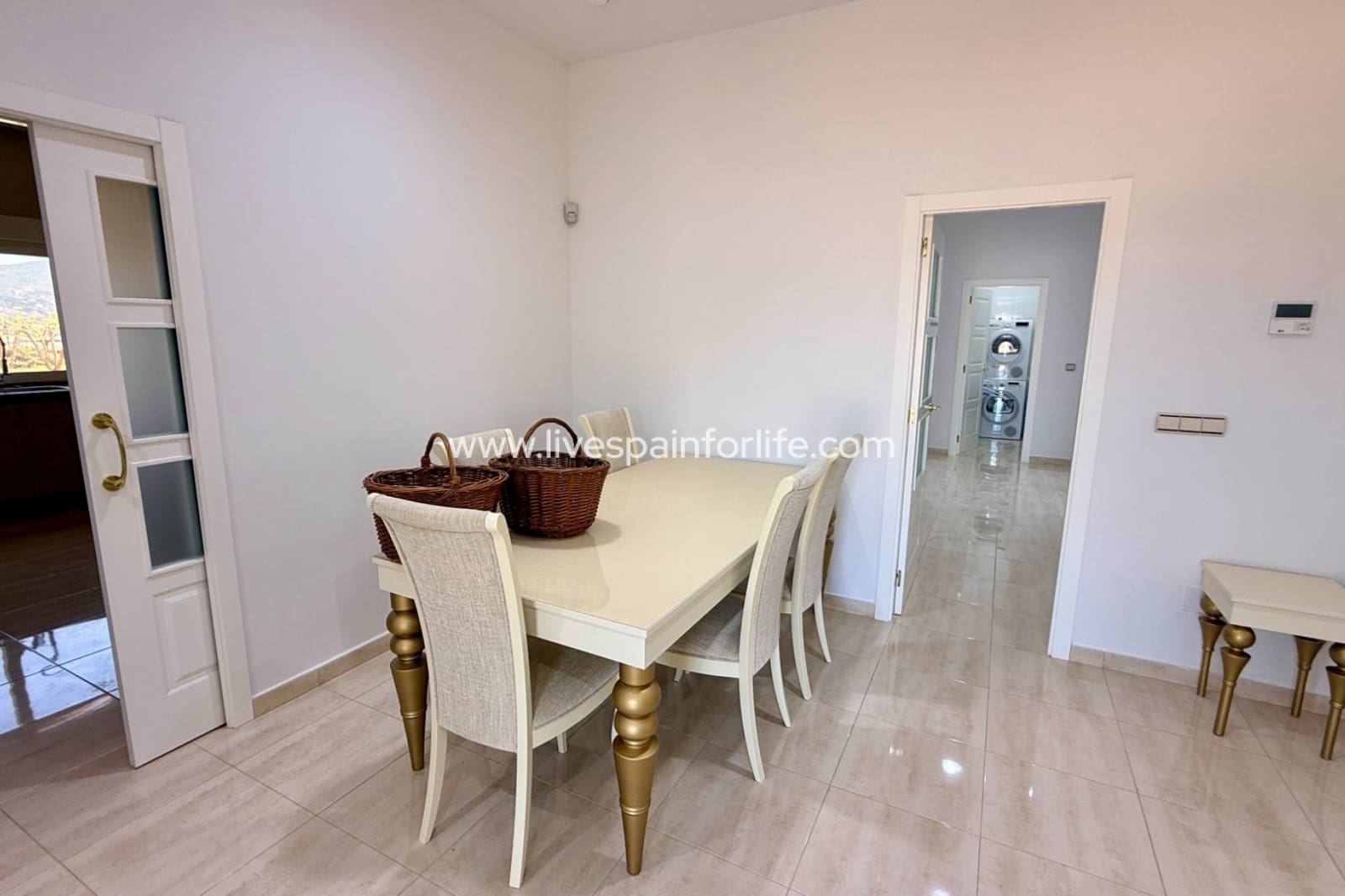 Chalet de 4 habitaciones en Pinoso en venta - 650.006 € (Ref: 9730438)