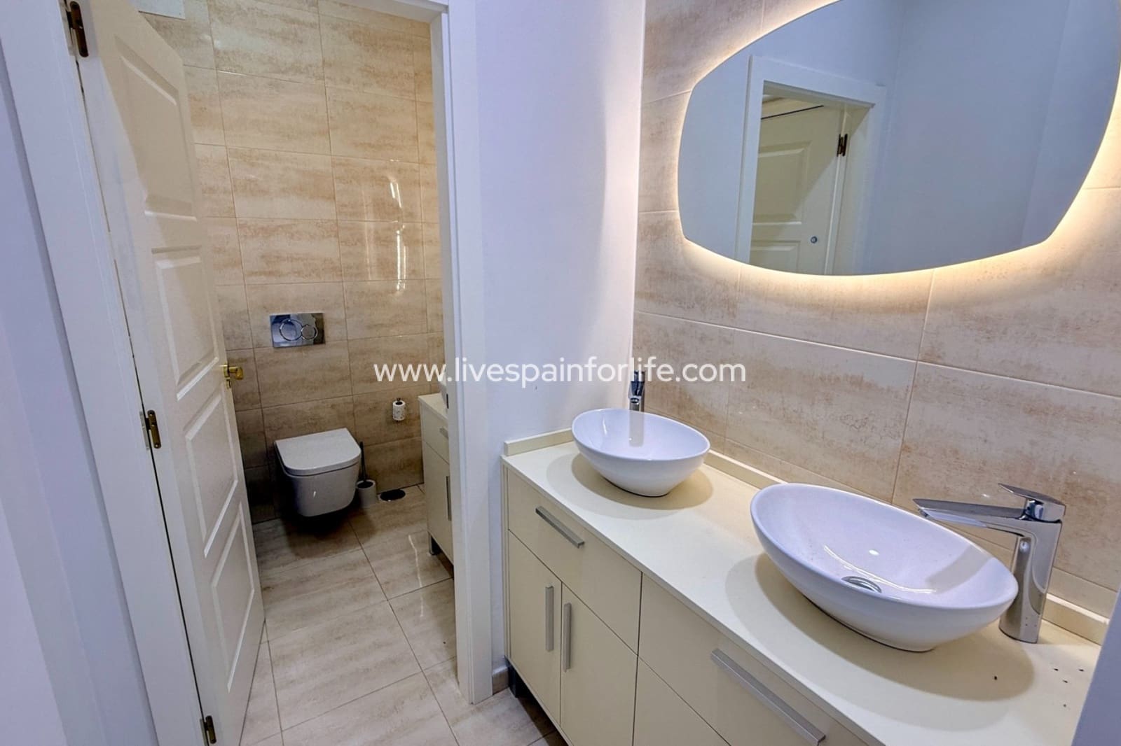 Chalet de 4 habitaciones en Pinoso en venta - 650.006 € (Ref: 9730438)