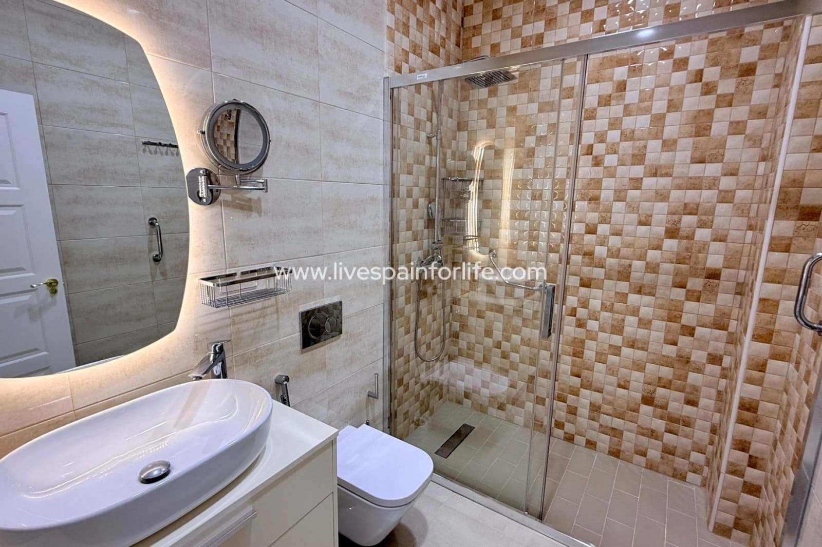 Chalet de 4 habitaciones en Pinoso en venta - 650.006 € (Ref: 9730438)