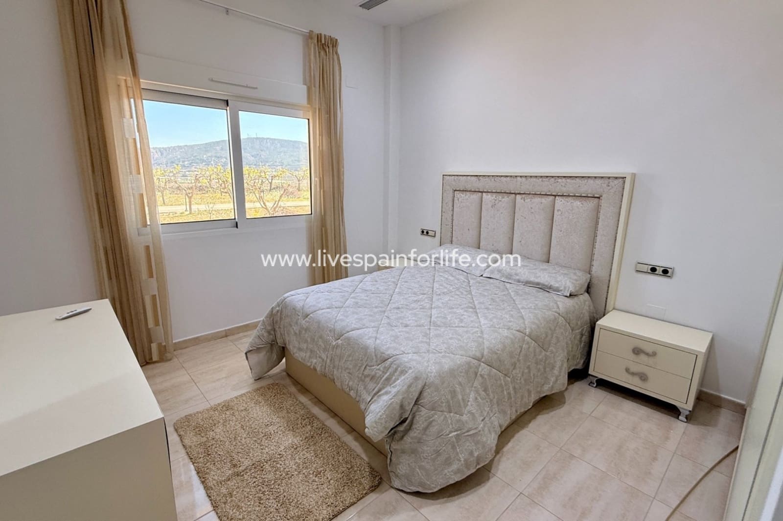 Chalet de 4 habitaciones en Pinoso en venta - 650.006 € (Ref: 9730438)