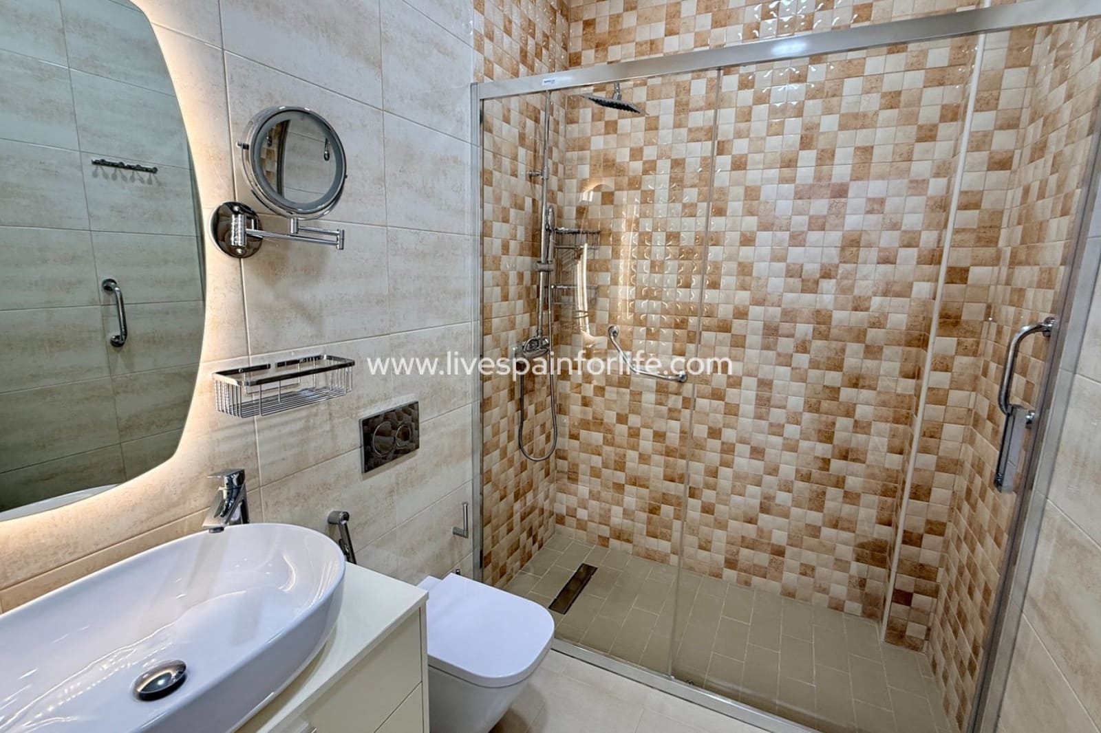 Chalet de 4 habitaciones en Pinoso en venta - 650.006 € (Ref: 9730438)