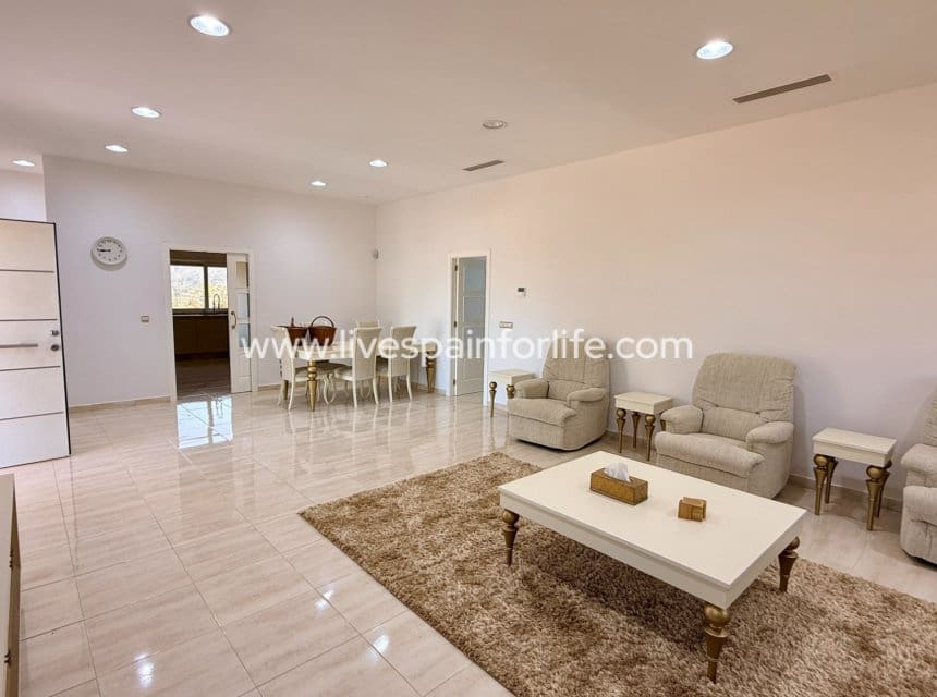 4 slaapkamer Villa te koop in Pinoso - € 595.000 (Ref: 9730438)