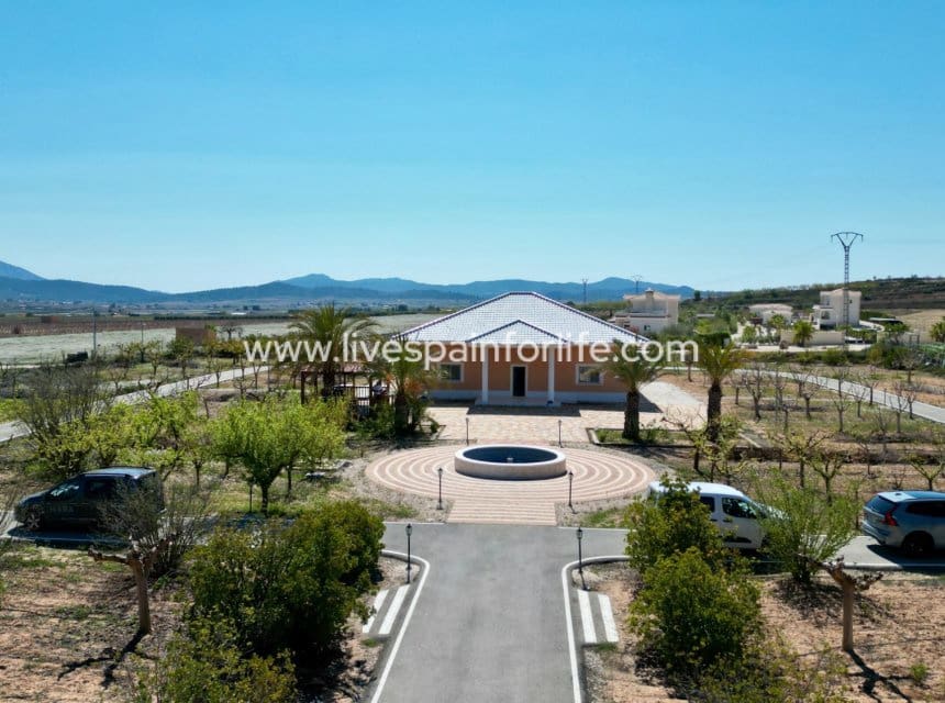 4 slaapkamer Villa te koop in Pinoso - € 595.000 (Ref: 9730438)