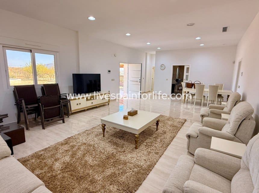4 slaapkamer Villa te koop in Pinoso - € 595.000 (Ref: 9730438)