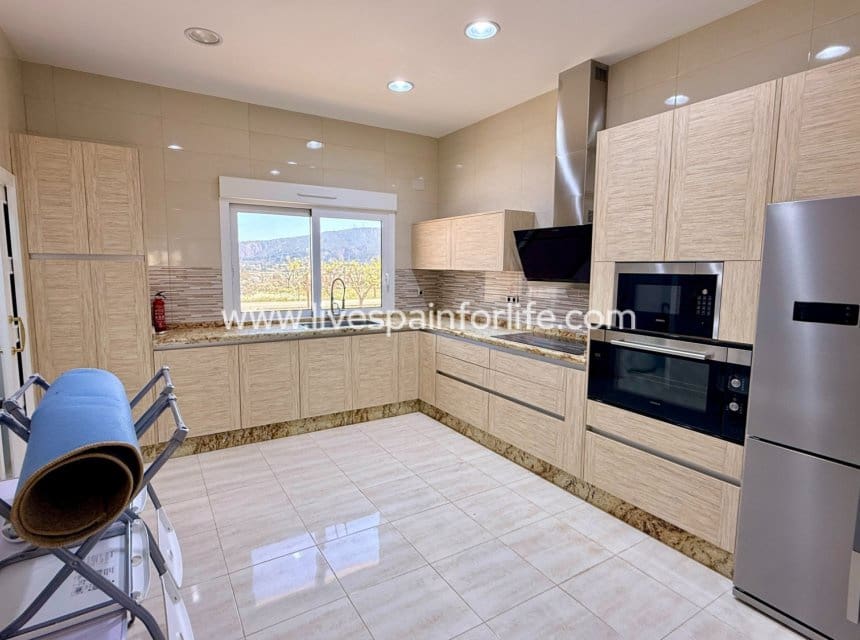 4 slaapkamer Villa te koop in Pinoso - € 595.000 (Ref: 9730438)