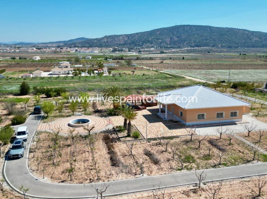 4 slaapkamer Villa te koop in Pinoso - € 595.000 (Ref: 9730438)
