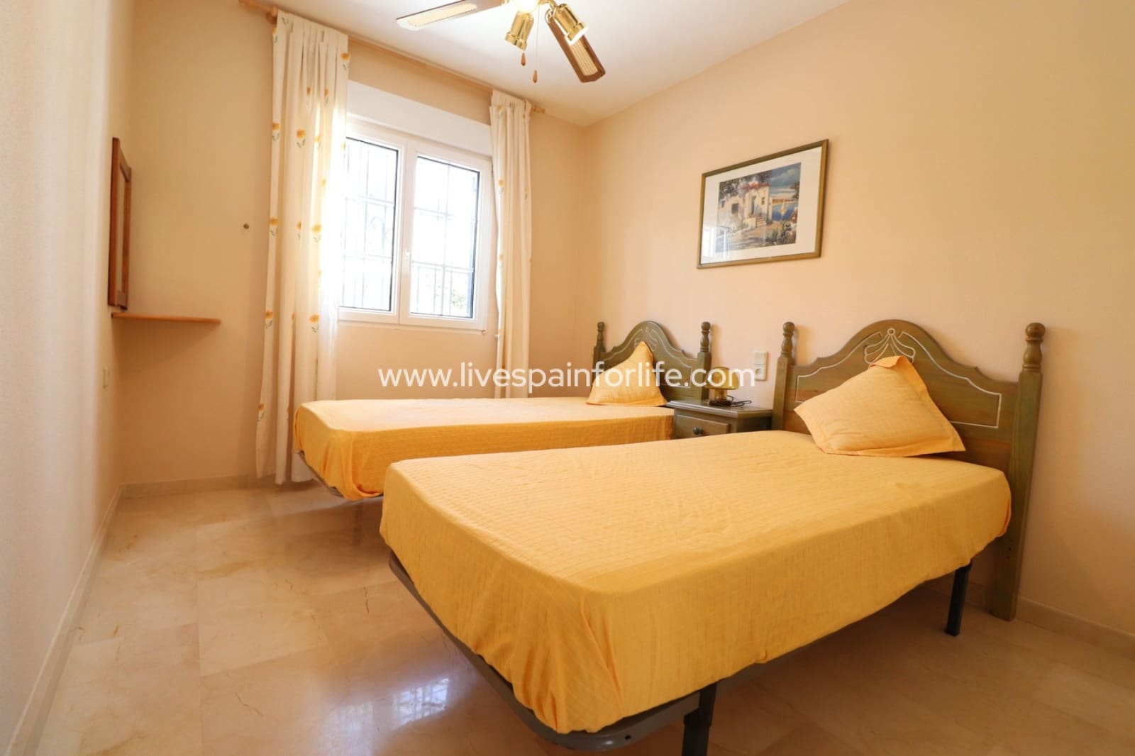 2 makuuhuone Bungalow myytävänä paikassa Orihuela Costa mukana uima-altaan - 229 000 € (Ref: 9735943)