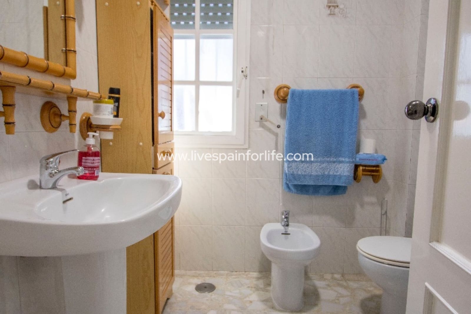 5 bedroom Townhouse for sale in Redovan with garage - € 240,000 (Ref: 9737069)