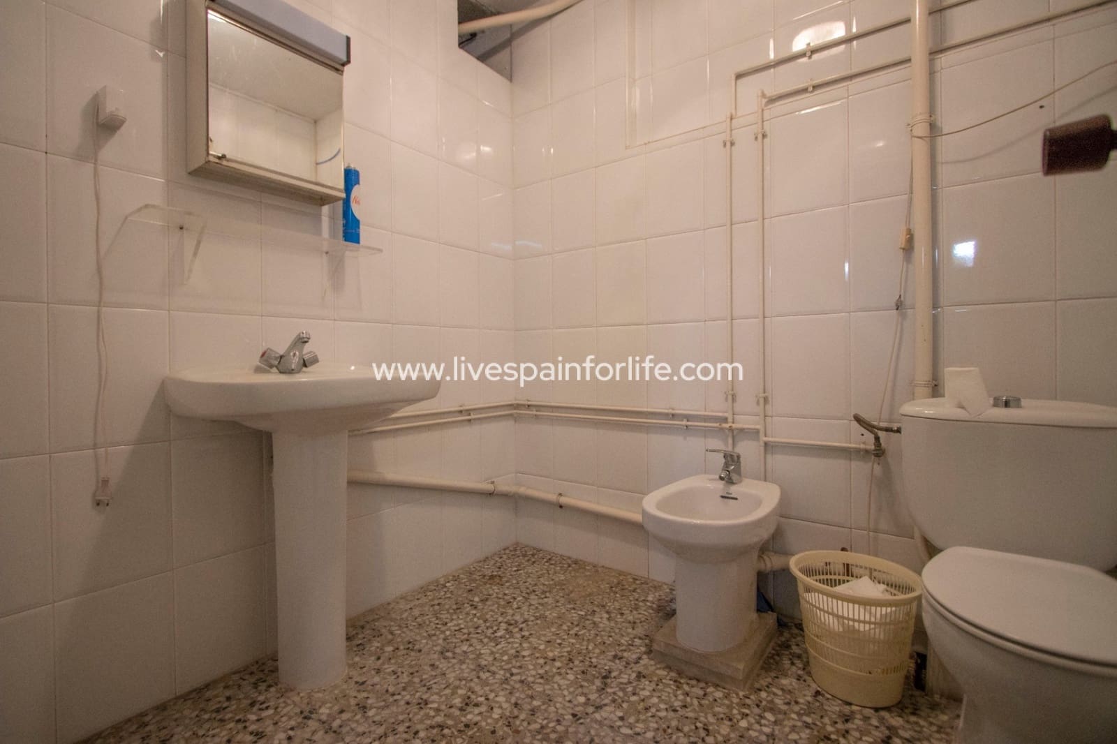 5 bedroom Townhouse for sale in Redovan with garage - € 240,000 (Ref: 9737069)