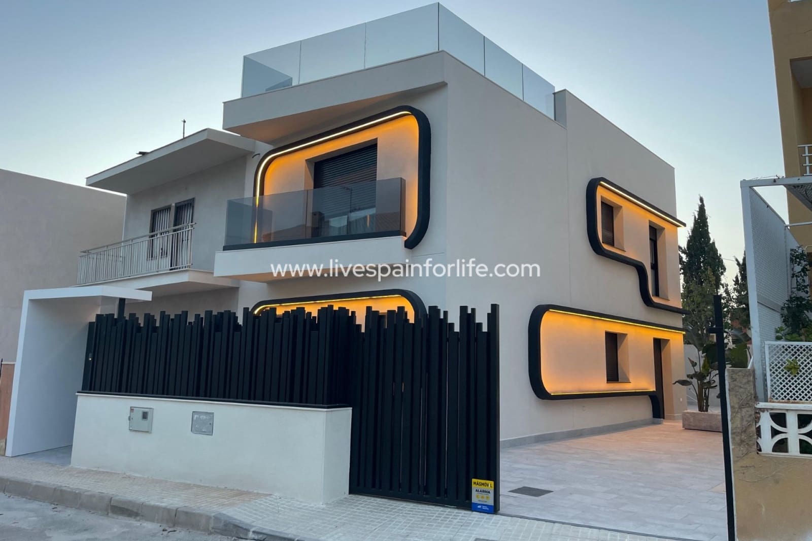 4 quarto Moradia Geminada para venda em Torre de la Horadada com piscina garagem - 698 000 € (Ref: 9752346)