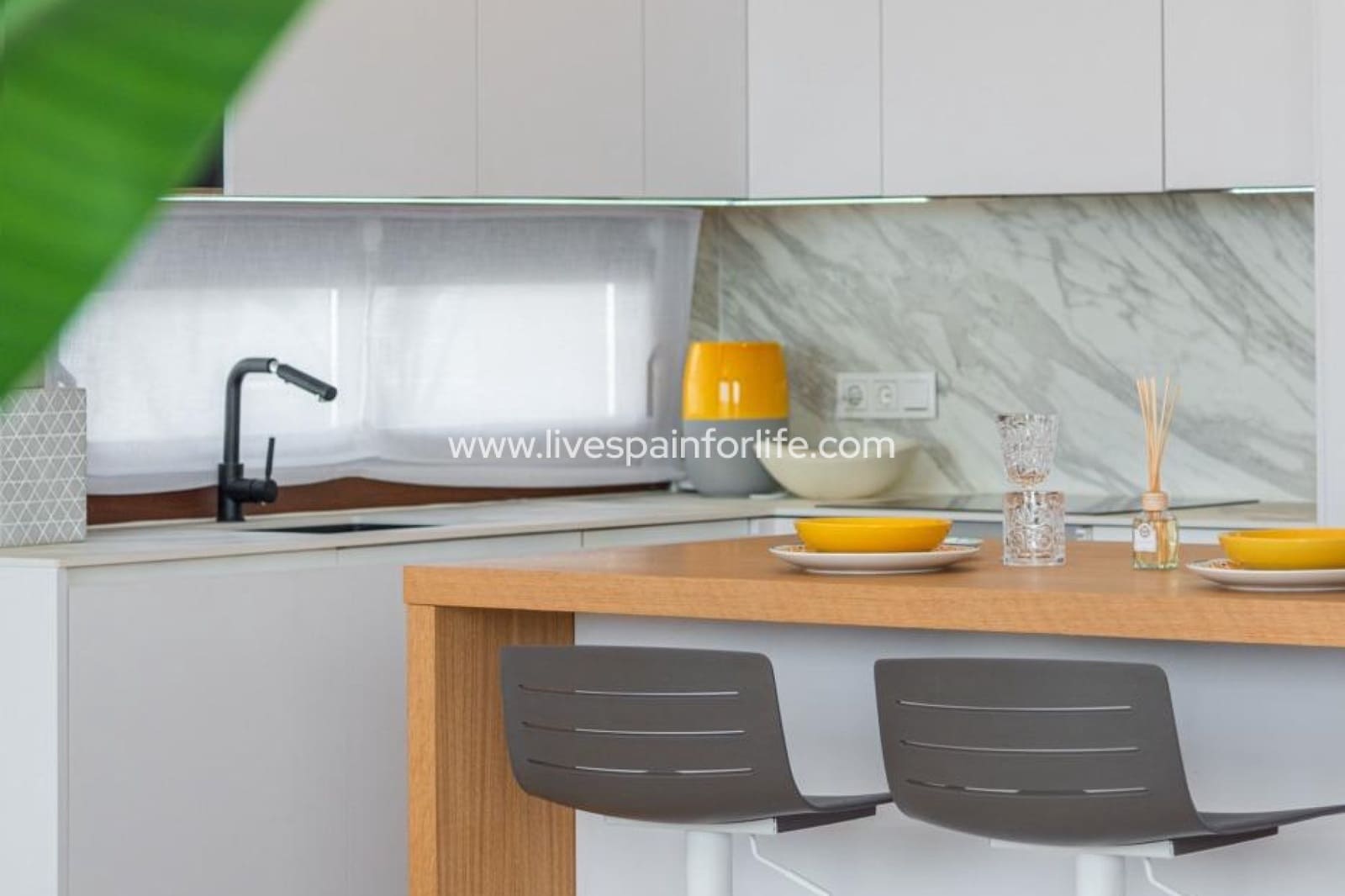 2 makuuhuone Huvila myytävänä paikassa Vera mukana uima-altaan 
autotalli - 429 000 € (Ref: 9752350)