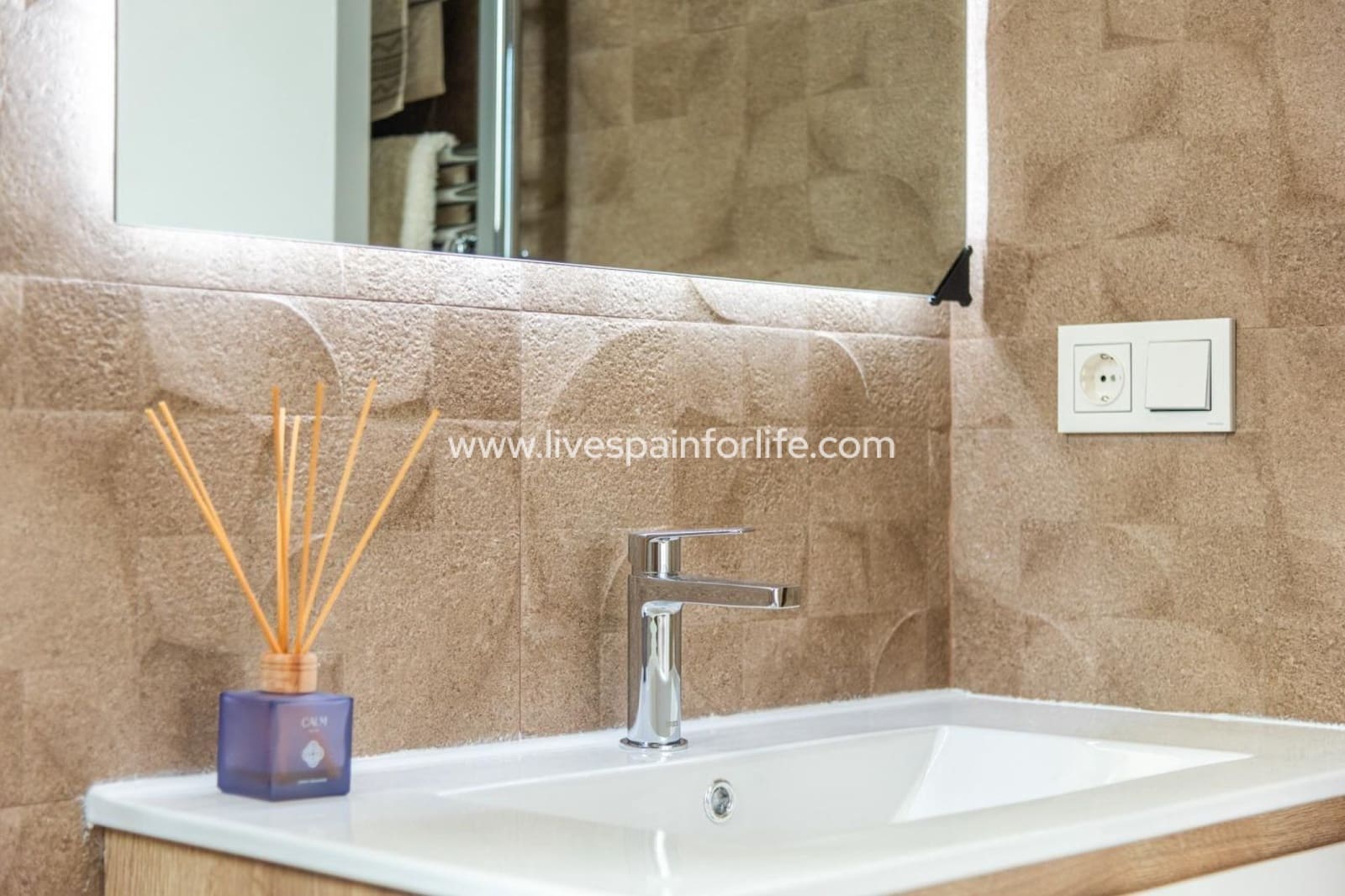 2 makuuhuone Huvila myytävänä paikassa Vera mukana uima-altaan 
autotalli - 429 000 € (Ref: 9752350)