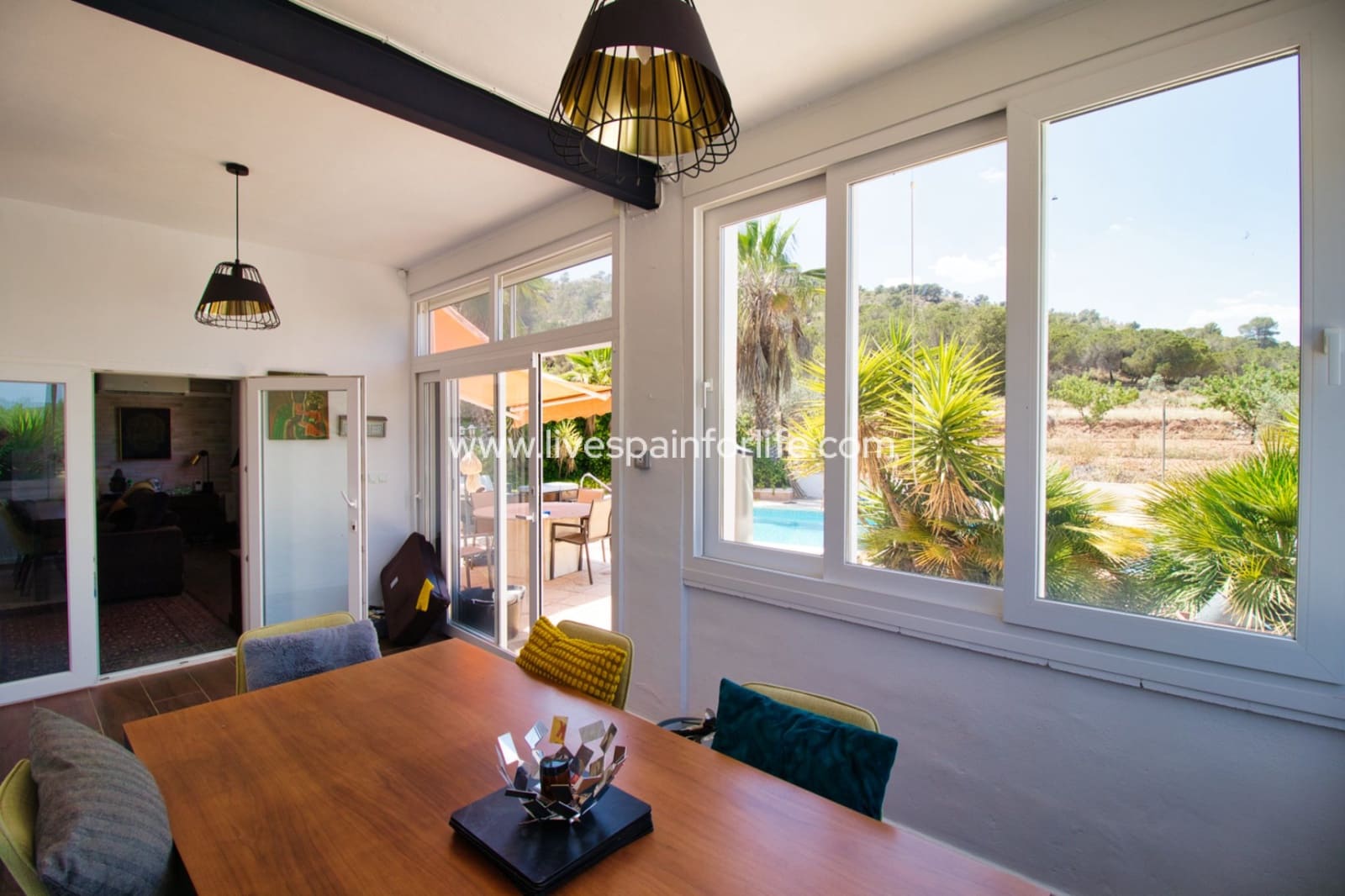 5 soveværelse Finca/Landehus til salg i Pinoso med swimmingpool - € 395.000 (Ref: 9756627)