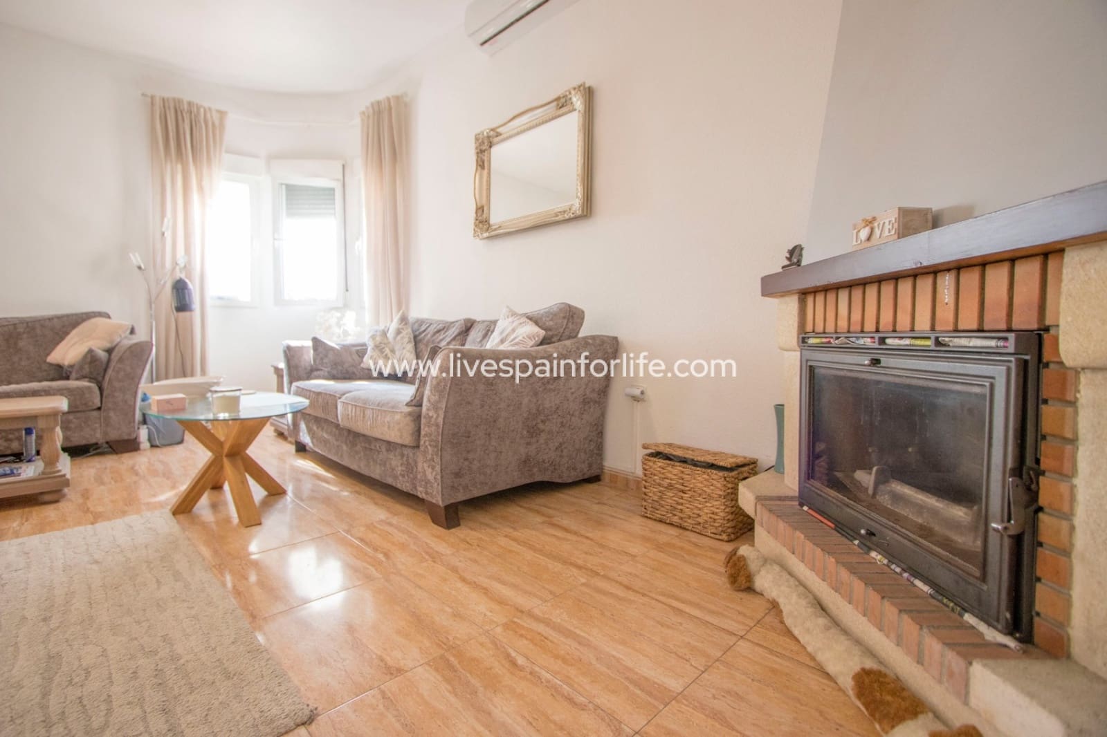 3 soveværelse Finca/Landehus til salg i Catral med swimmingpool garage - € 359.999 (Ref: 9757575)