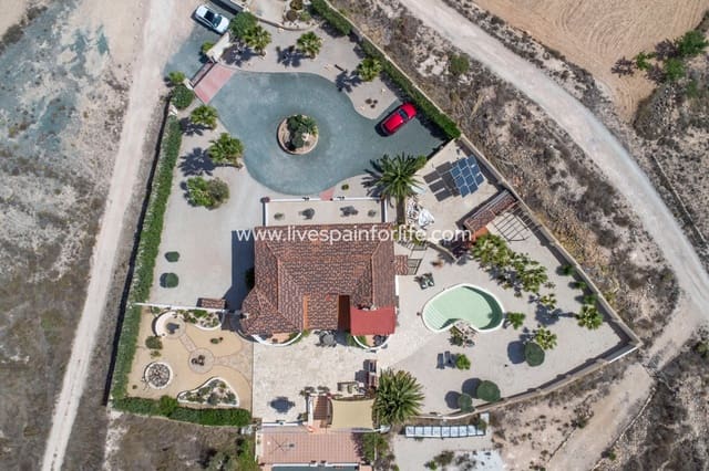 7 soveværelse Finca/Landehus til salg i Barbarroja, Orihuela med swimmingpool - € 534.995 (Ref: 9757589)