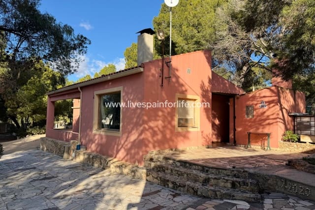 3 slaapkamer Finca/Landhuis te koop in La Romana met zwembad garage - € 280.000 (Ref: 9778577)