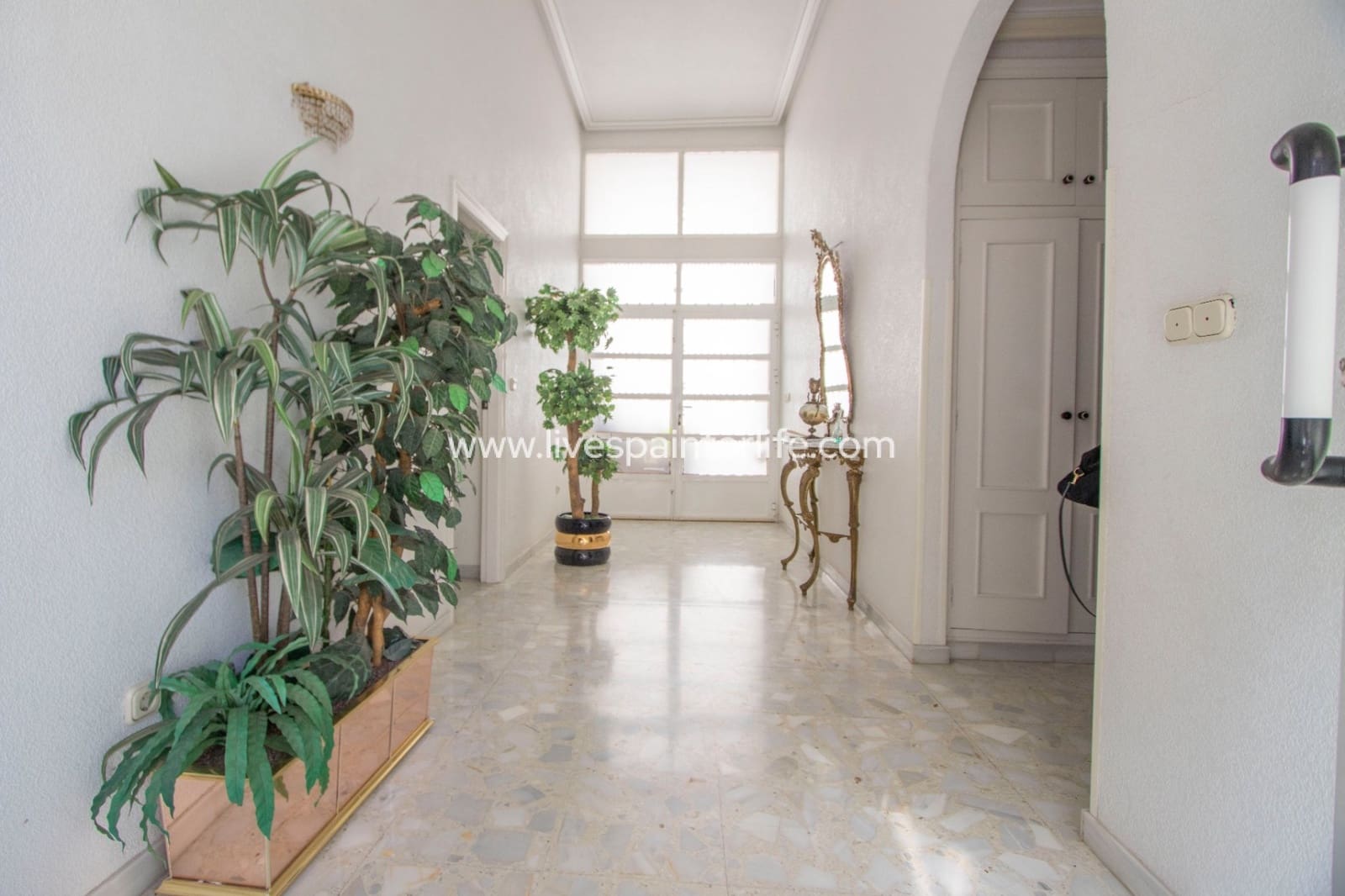 5 chambre Maison de Ville à vendre à Redovan avec garage - 240 000 € (Ref: 9778834)