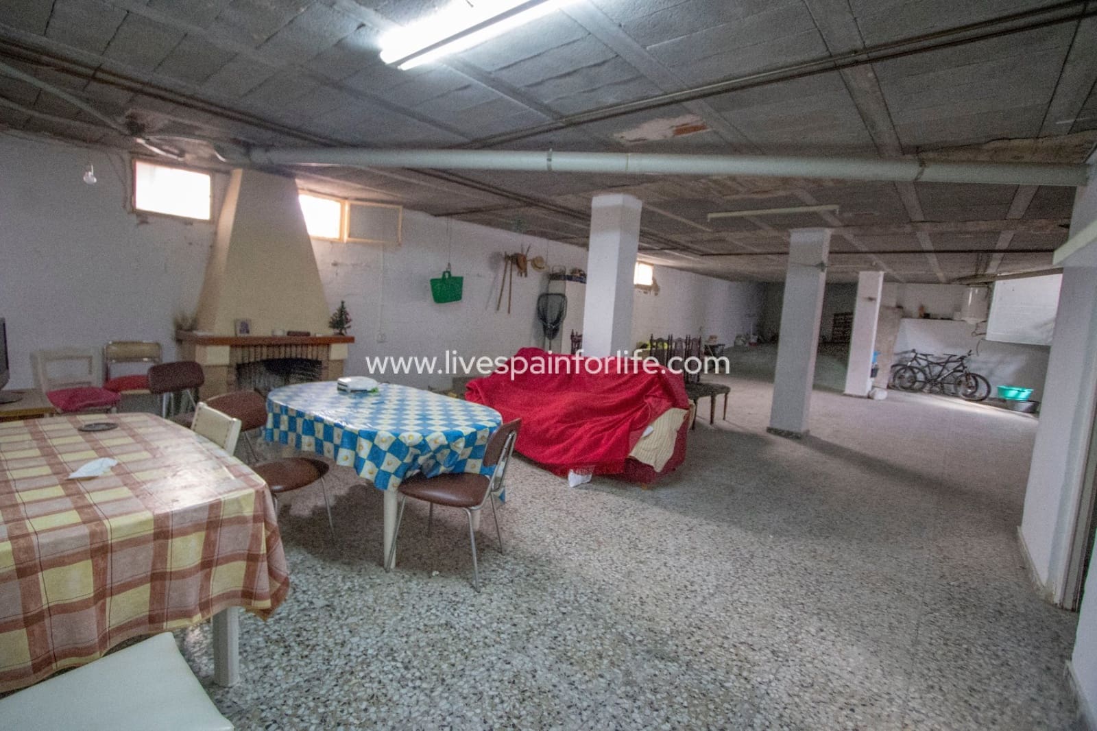 5 chambre Maison de Ville à vendre à Redovan avec garage - 240 000 € (Ref: 9778834)