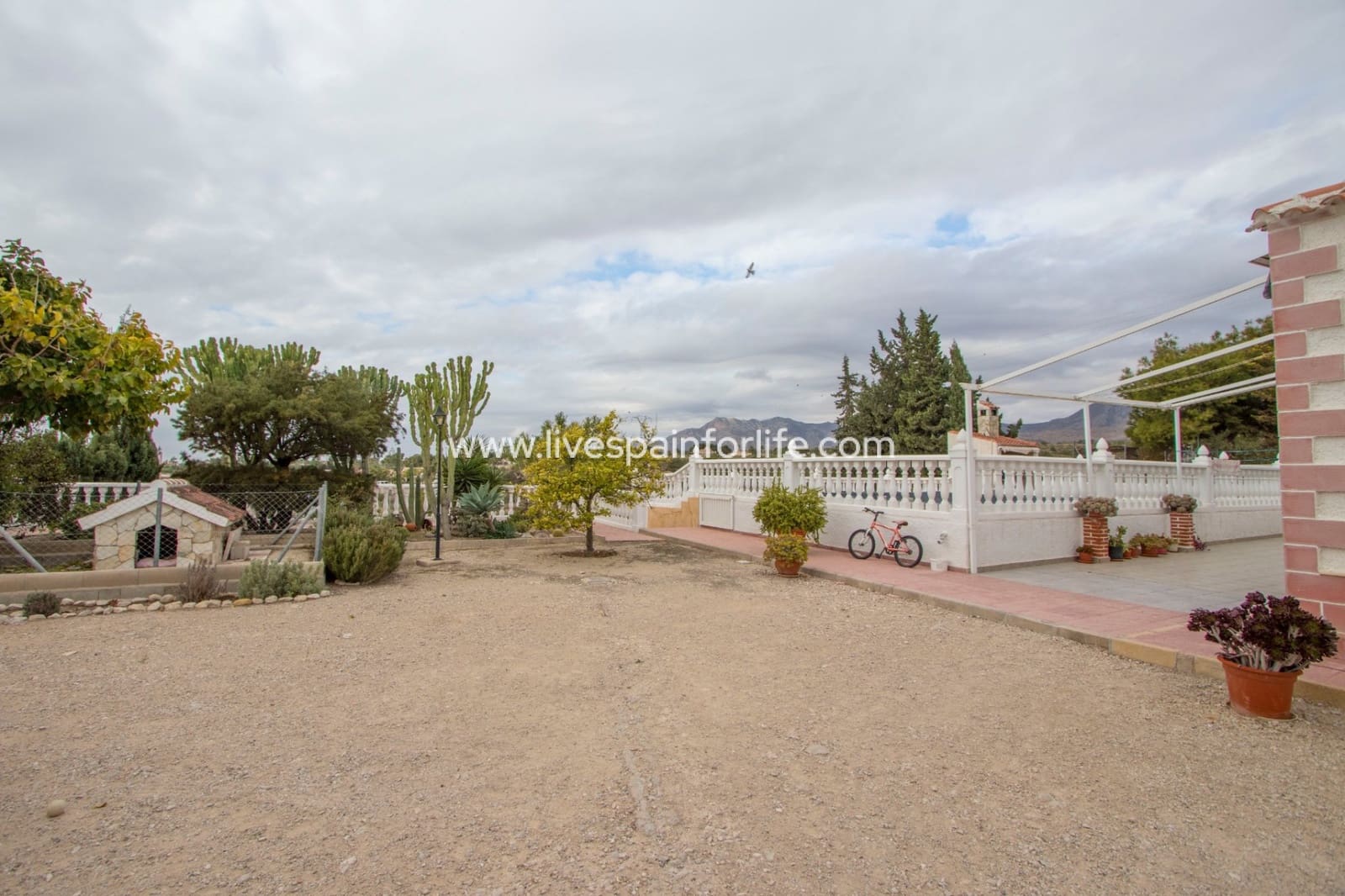 4 sovrum Finca/Hus på landet till salu i Albatera med pool garage - 367 500 € (Ref: 9778837)