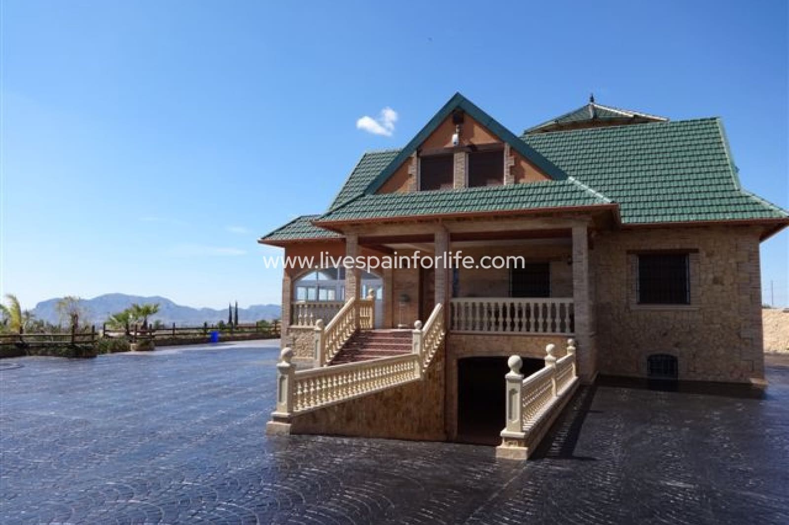 16 soveværelse Finca/Landehus til salg i Albatera med swimmingpool garage - € 1.050.000 (Ref: 9778848)